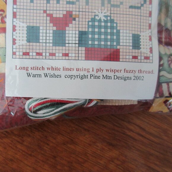 Pine Mountain Pillow kit "Warm Wishes" - Picture 2 of 3
